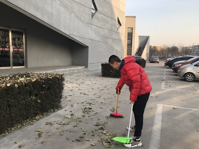 【完满班级】落叶归我 爱归你——计科1802班留下“真 善 美”活动