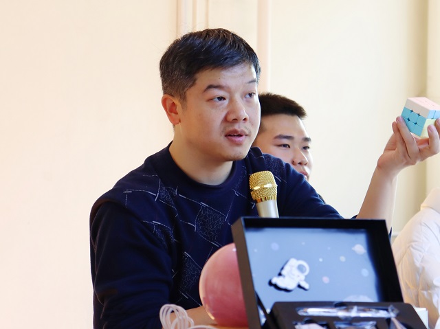 【1+1>2】我校首届“玩转益智 古达创想”魔方大赛火热来袭