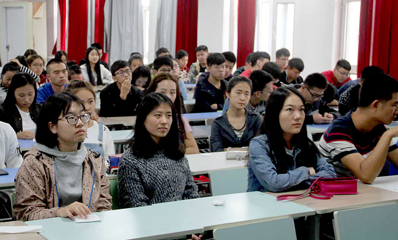 远景学院辅导员话完满成功举办