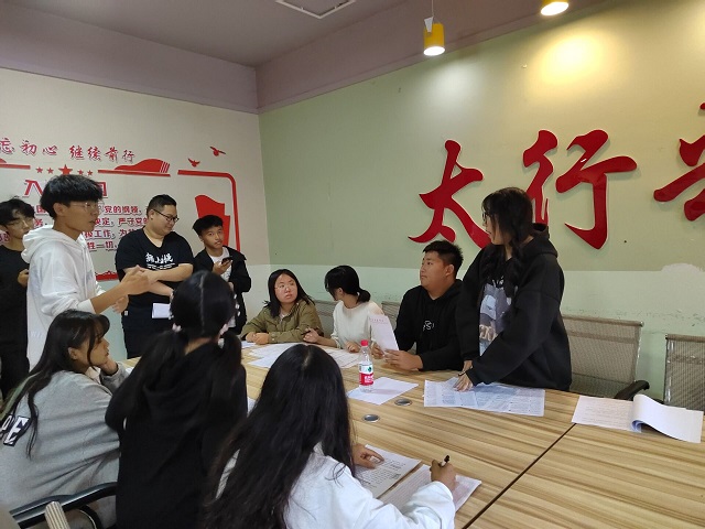 又来舌战巅峰时 拼搏勇敢向前冲——大数据学院、信息工程学院第九届“脱口秀”辩论赛复赛完满落幕