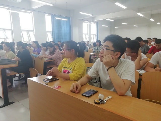 【辅导员说完满】居安思危除隐患 预防为主保安全——大数据学院、信息工程学院开展辅导员说完满