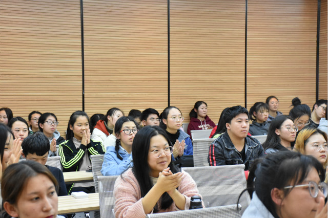 “信院杯”演讲比赛砥砺青年爱国情怀