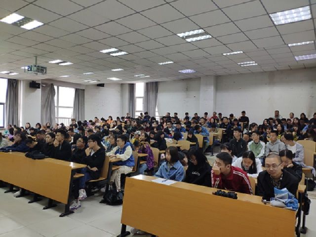 【辅导员说完满】十多载磨砺人生剑 正年华披靡战职场——食品与环境学院开展辅导员说完满活动