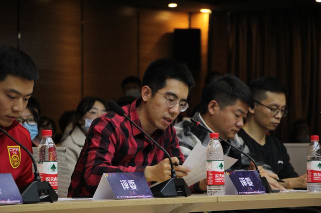 【青马工程】12名骨干班学员化身超级演说家 讲述不凡的2020——第十二期“青马工程”完满教育学生骨干培养计划知行班 系列活动“正能量青春”超级演说家大赛圆满结束