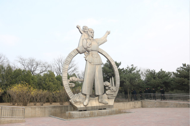 缅怀革命先烈 铭记历史扬正气——“传承·2019清明祭英烈”主题活动