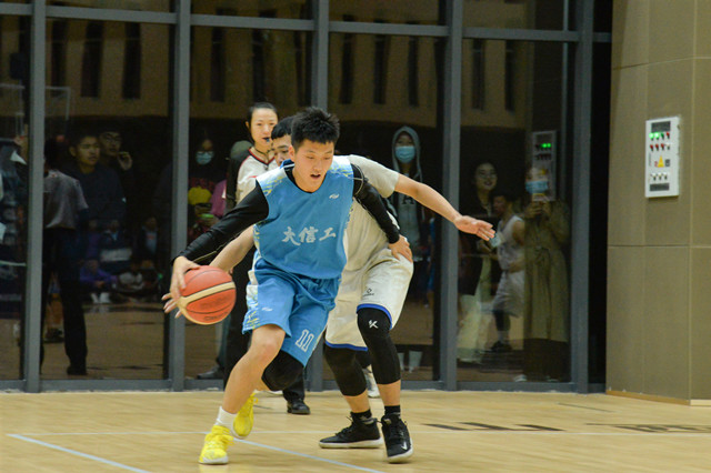 【信院力量】勇登高峰 定格体育人的逆风生长