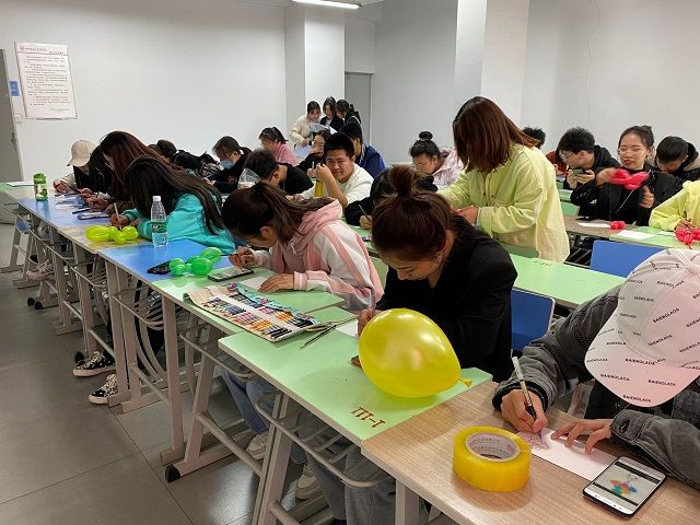 【完满班级】邮彩飘香——艺术传媒学院视觉1903班“展望梦想彼岸 欢聚一堂畅享青春”