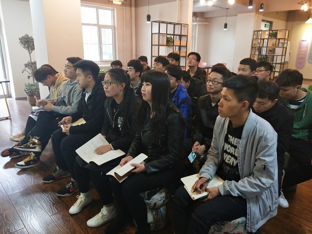 【完满班级】缅怀先烈 文明祭祀——信工系网工1701班“文明祭扫 绿色清明”主题班会