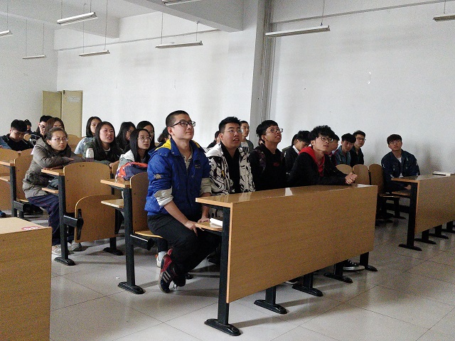 【完满班级】光影朦胧为哪般 道是吾辈当自强