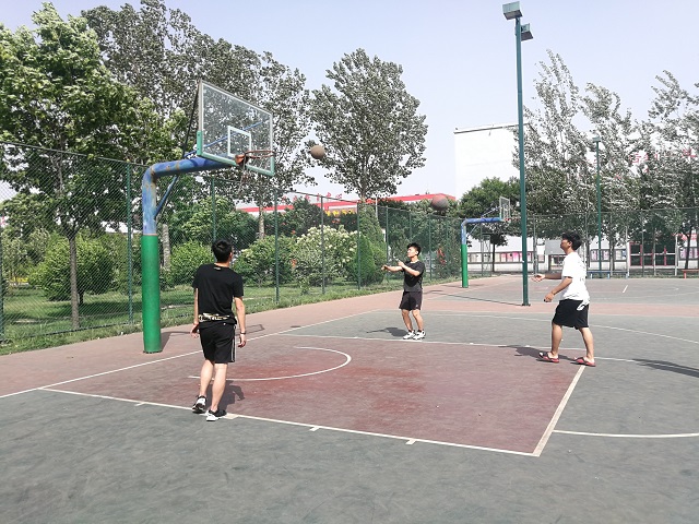 【完满班级】树荫下篮球场中艺气朝阳——艺术传媒学院服装1701、产品1701班举办完满班级活动