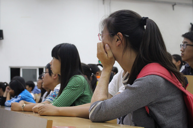 平凡之路上工商与公共管理系希望服务站如约而至
