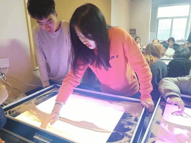 【B类社团】“迈入青春门树,立远大志向”——青春沙画展示——V沙-沙画社