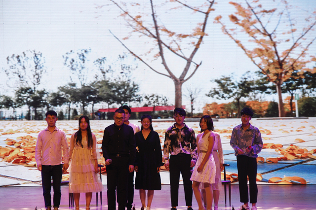 大学生艺术团在“新星之城”期待夜空中最亮的你