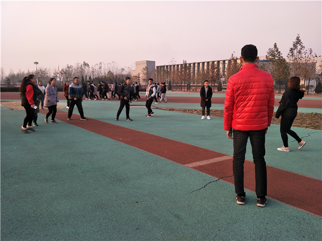 【完满班级】友谊的跑道没有尽头——淬炼商学院举办“善”行青春主题活动(三十九)