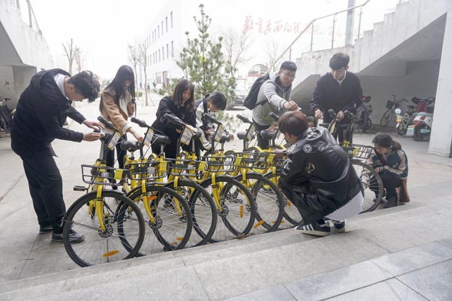 【完满班级】穿梭于校园中的“小精灵”——艺术传媒系环设1701、1705班举办完满班级活动