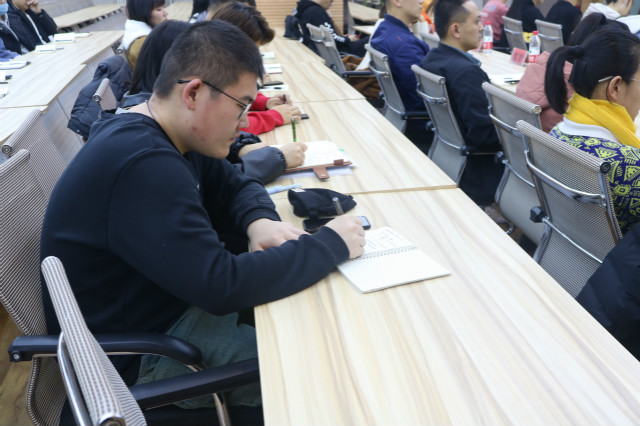 坚定理想信念 补足精神之“钙”——经济与管理学院干部培训第八期第三讲