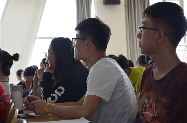 作身其责 传承精神——淬炼商学院召开第五期学生会干部培训大会