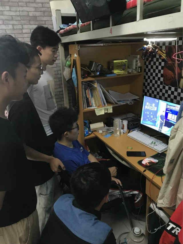 网络安全始与心 安全网络践与行——艺术传媒学院环设1701班“网络安全”主题班会