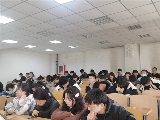 【辅导员说完满】调整心态 新学期迎接新挑战——大数据学院、信息工程学院辅导员说完满活动