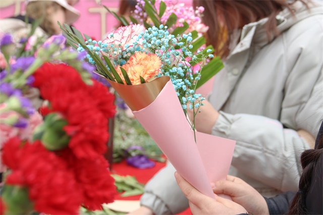 【女生节】艺巧蕙兰心 花满漾信院暨首届“最美的你”园艺插花大赛