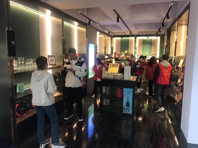 走进现代农业基地 寻访乡村振兴之路 ——大数据学院、信息工程学院基地回访