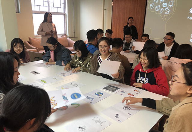 【完满班级】带你领略不一样的完满logo——艺术传媒学院视觉（专升）1805班“初来乍到,新生有礼”校园文创完满班级活动