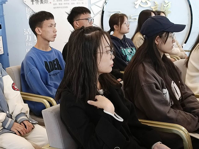 “暖”色箕城 于朋辈中温情传递——箕城书院举办第12期知乎学堂 朋辈分享会