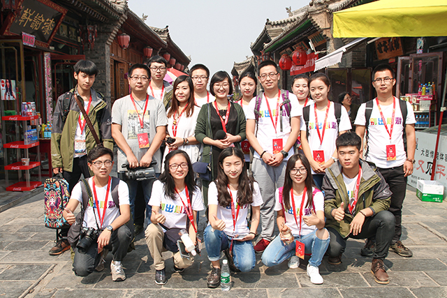 闪光的信院第179期：灯火阑珊 回荡着卑微步履的执着——田璐