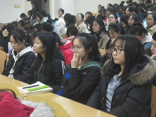 【辅导员说完满】 寻找更适合自己的学习方法——外国语言文学系2018级辅导员说完满