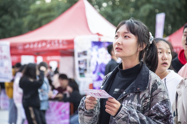 第七届“百团大战”信院吉尼斯挑战赛暨社团纳新线下咨询会圆满落幕