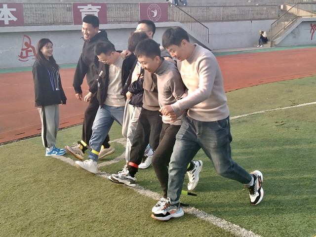 【完满班级】齐头并进 亮出青春——淬炼·国际商学院财务2111班完满班级活动