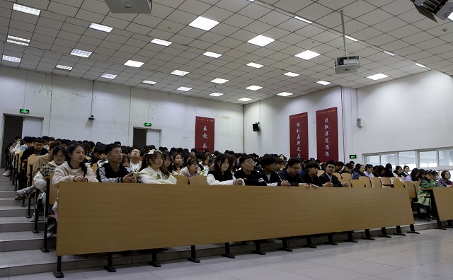 【辅导员说完满】量财支出 理性消费——智能工程学院2022级辅导员说完满活动