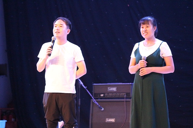 萧琴杜撰笙歌 转眼再别江湖——食品与环境学院2014级“青春不散场”毕业晚会