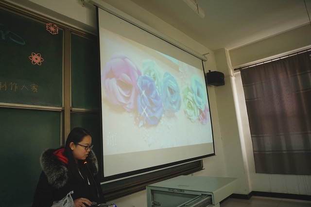 【完满班级】新意流转于心间 旧物转变于指尖——环科系动医1703班举办“创”享青春完满班级活动