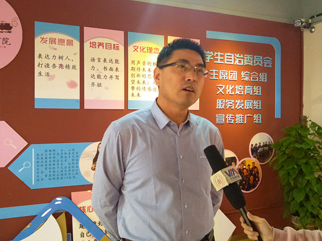 我校新闻宣传“工作者”做客第十四期“创客视界”传媒沙龙 学习新闻写作技巧 让新闻鲜活起来