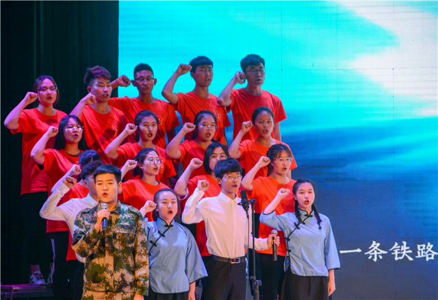 闪光的信院第263期：为了“艺术” 我愿意热爱整个世界