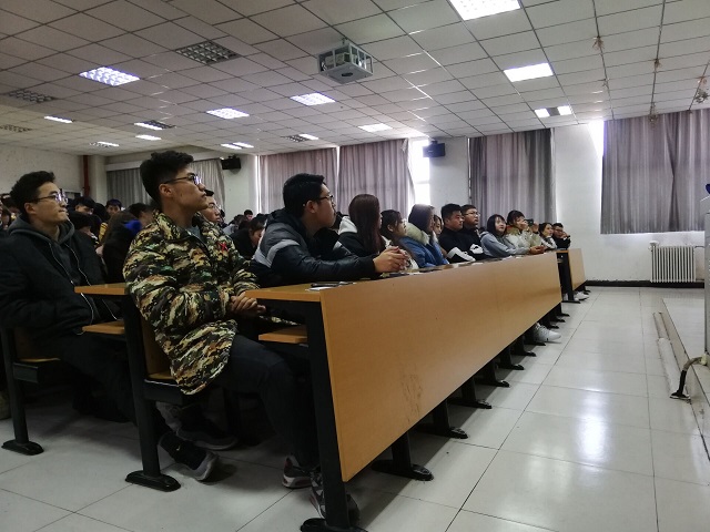 【辅导员说完满】弘扬宪法精神 履行宪法使命