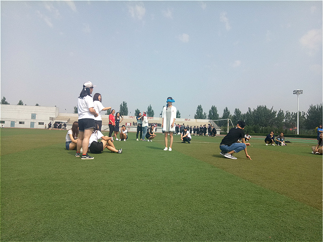 【完满班级】别催我长大 重回童年时代——经济管理系“忆童年欢欣岁月”区域1601班趣味游戏活动