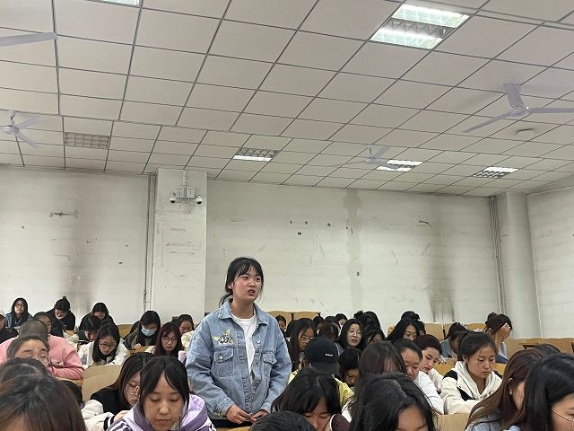 【辅导员说完美】面对压力 我们如何保持韧性——食品与环境学院2021级辅导员说完满活动