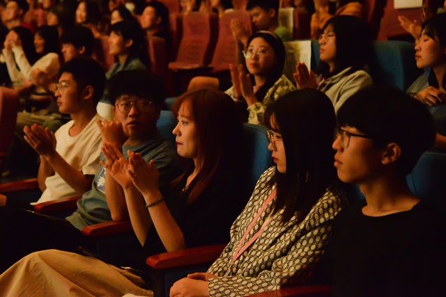 【戏剧节】外邀剧目的魔盒里到底有什么?——《大海呀!是我呀!》