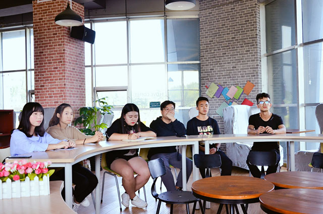 【社团快讯】有态度的相聚 体验以艺会友的乐趣——艺术传媒系举办第二期B类社团“炫彩·青春魅力”分享交流会
