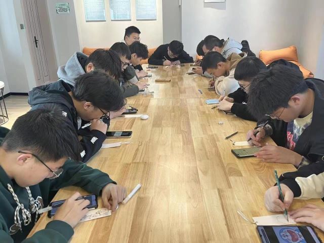 【完满团支部】手绘书签 浓浓情意——大数据学院、信息工程学院网络工程2201班完满团支部活动