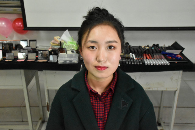 致女神:愿你眼中总有光芒 活成自己想要的模样——“落落花香,悠悠美人”女神养成系列活动之美妆达人