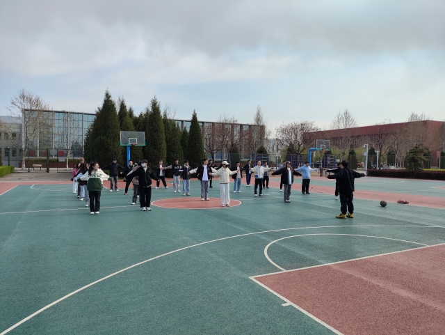 【完满团支部】挑战地心引力 引爆篮球魅力——大数据学院、信息工程学院计科2214班完满团支部活动