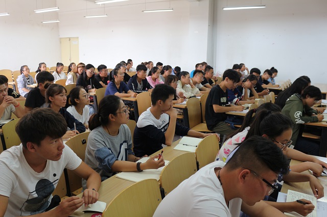 暗夜中爆发 砥砺中传承——环科系顺利举办2017级班委培训大会