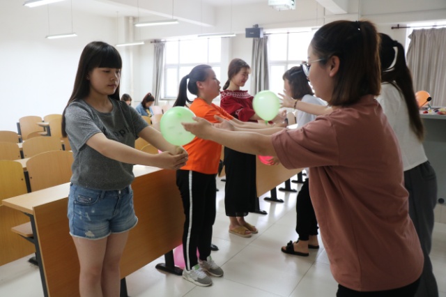 【完满班级】青春 玩出新的花样——外语系“品戏剧·论古今”完满班级系列活动
