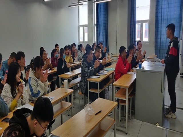 【完满班级】抗击疫情 赞颂英雄——食品与环境学院食安1803班完满班级活动