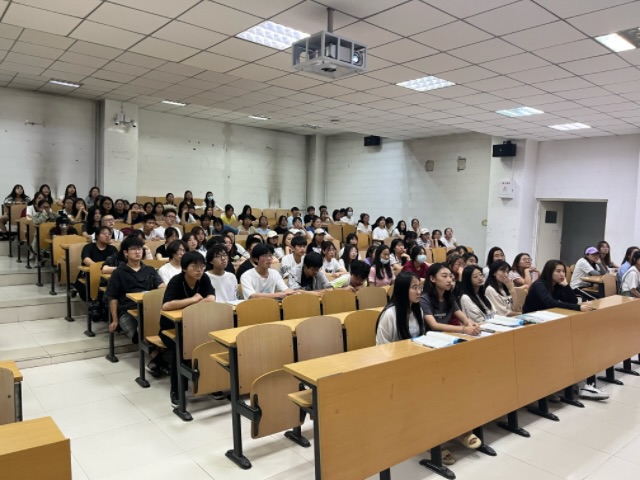 【辅导员说完满】愿你拥有被“讨厌”的勇气——淬炼·国际商学院2022级辅导员说完满活动