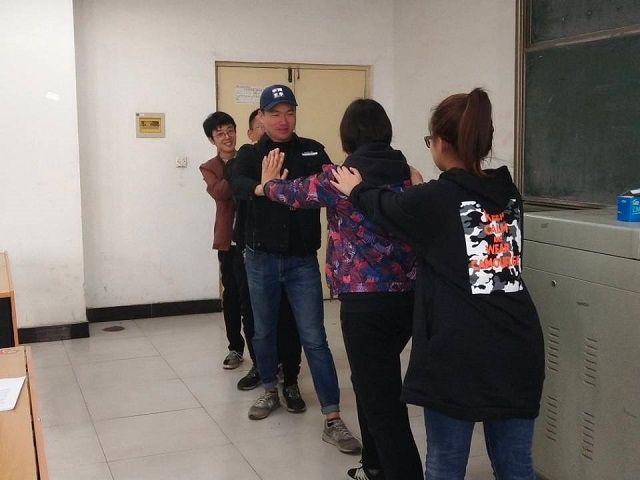 【辅导员说完满】体育竞赛中的战术博弈分析——食品与环境学院2016级辅导员说完满活动