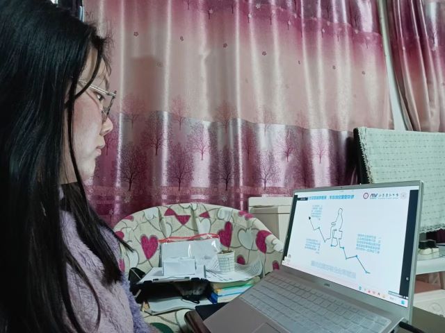 【辅导员说完满】砥砺奋进 拥抱梦想——商务英语学院2020级辅导员说完满活动